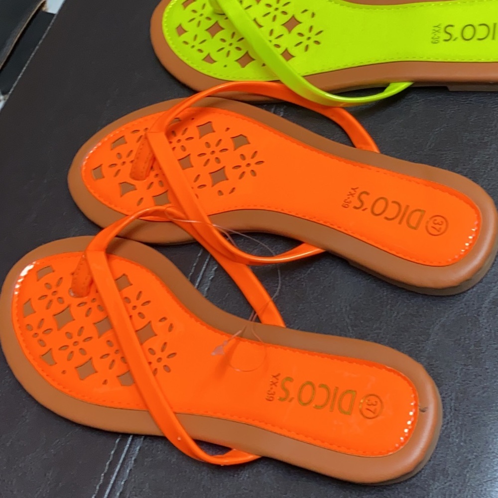 Sandals - Picture 2 of 4